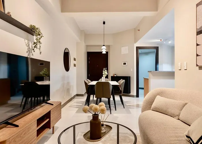 2br With Balcony Family & Friends Parksuites Bgc Apartment *