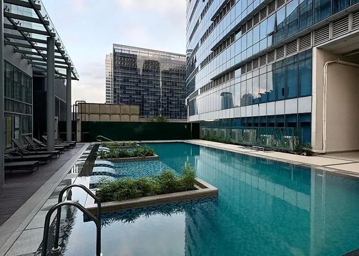 2br With Balcony Family & Friends Parksuites Bgc * Manila