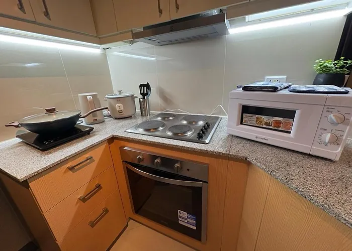 Apartment 2br With Balcony Family & Friends Parksuites Bgc *