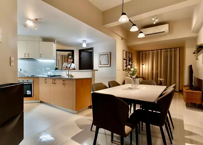 2br With Balcony Family & Friends Parksuites Bgc Apartment *