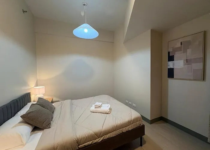 2br With Balcony Family & Friends Parksuites Bgc * Manila