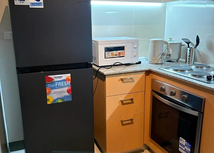 2br With Balcony Family & Friends Parksuites Bgc *