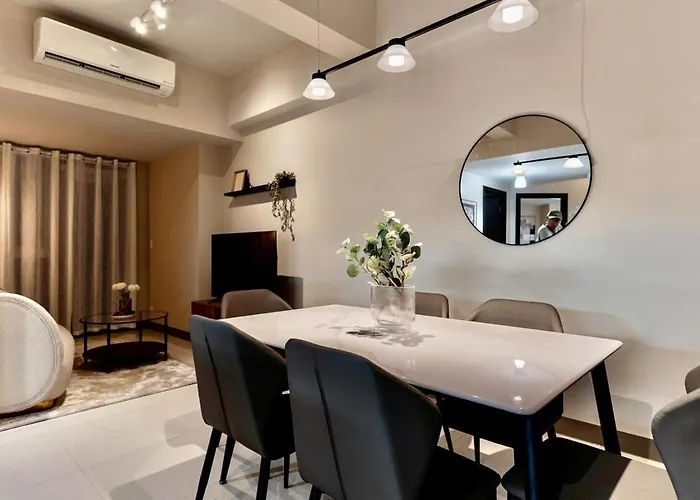 Apartment 2br With Balcony Family & Friends Parksuites Bgc Manila