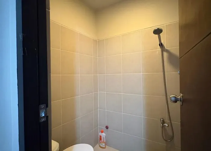 Apartment 2br With Balcony Family & Friends Parksuites Bgc Manila